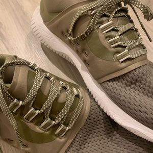 Size 12 Army Green ASICS Gel Kenun Lyte